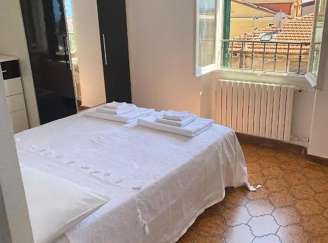 Casa Petra - Vista Mare Citta Vecchia Bordighera